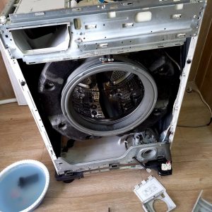 z3754415616213 7efc281a38cffad19634835221477e5e 1 300x300 2