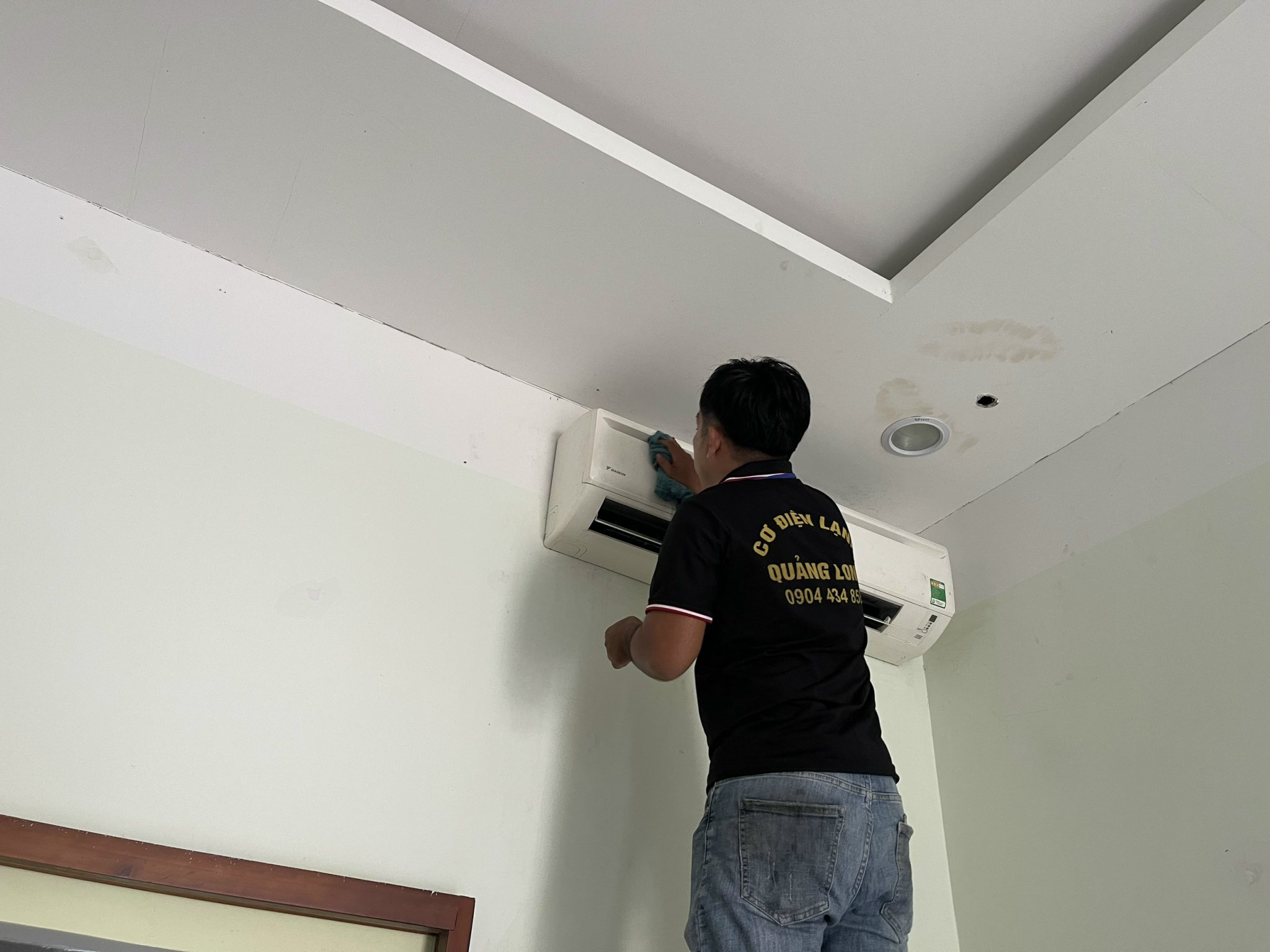 Vệ Sinh Máy Lạnh Tại Đông Hòa Dĩ An Bình Dương Vệ Sinh Máy Lạnh Tại Đông Hòa