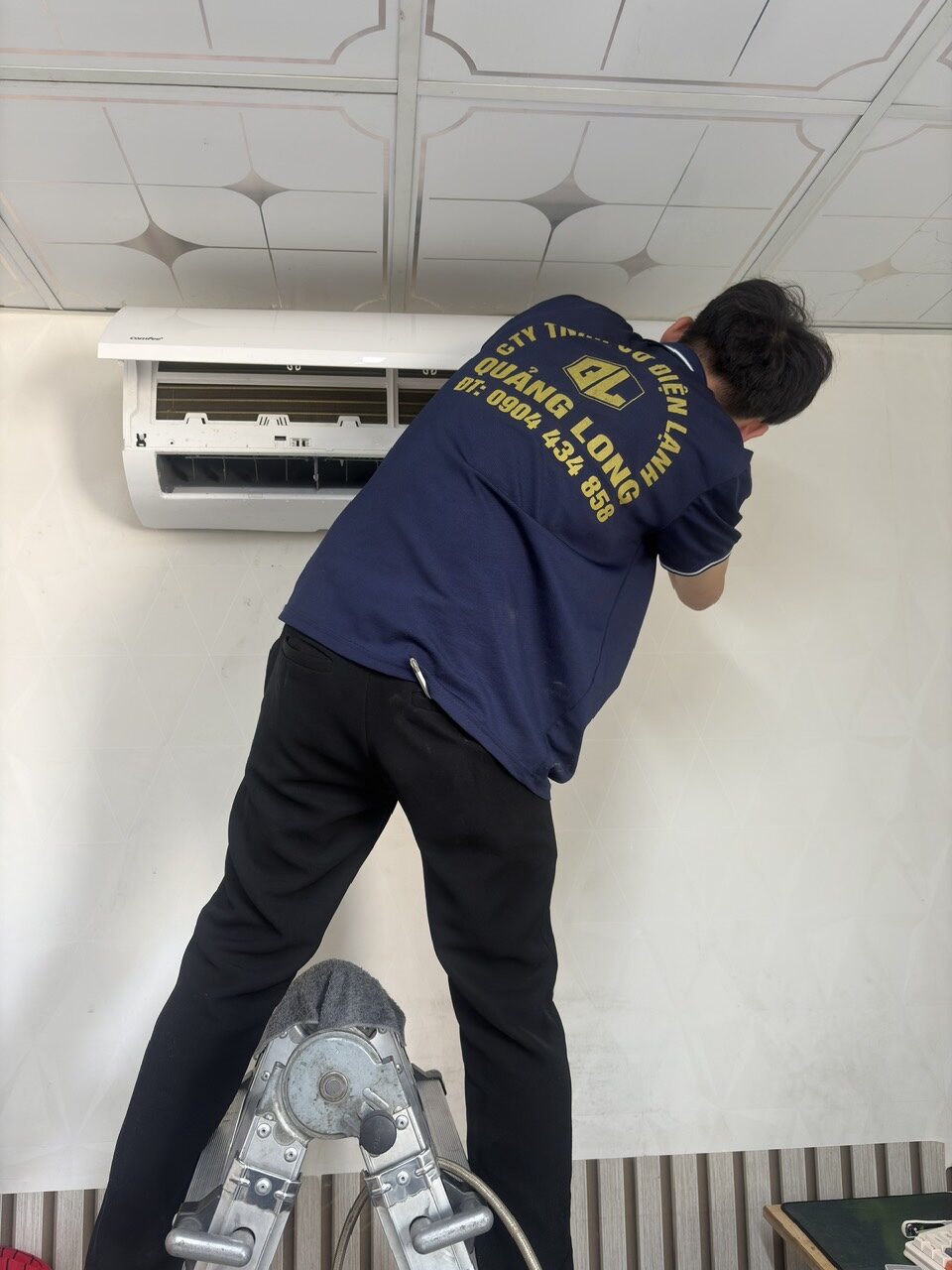 Sửa máy lạnh Thuận An Bình Dương Sửa máy lạnh treo tường