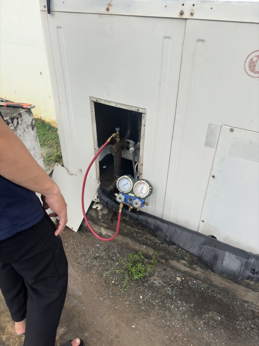 Sửa Máy Lạnh Tại Hòa Phú Bình Dương Nạp gas máy lạnh