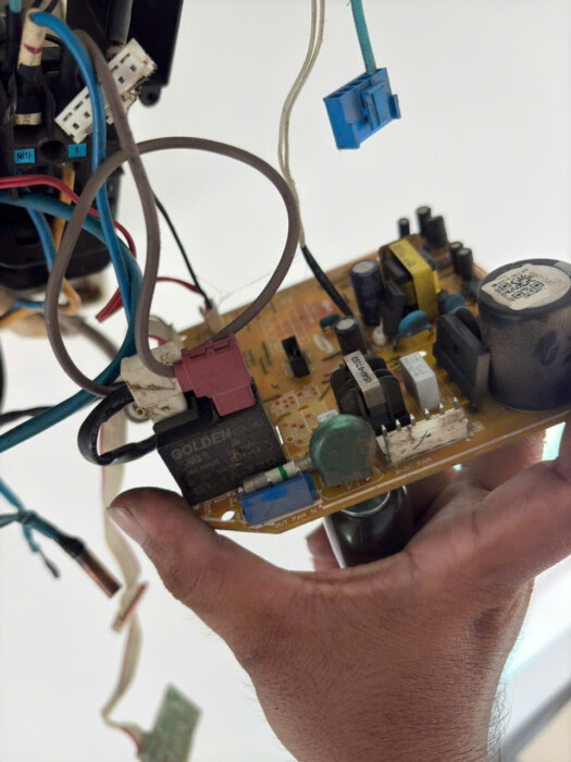 Z6785629059963 98a957b1f1acf7868367985d135e4894