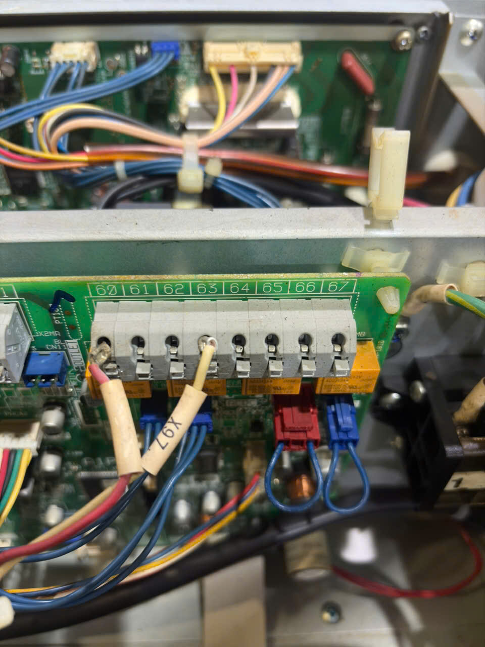 sửa bo máy lạnh mono