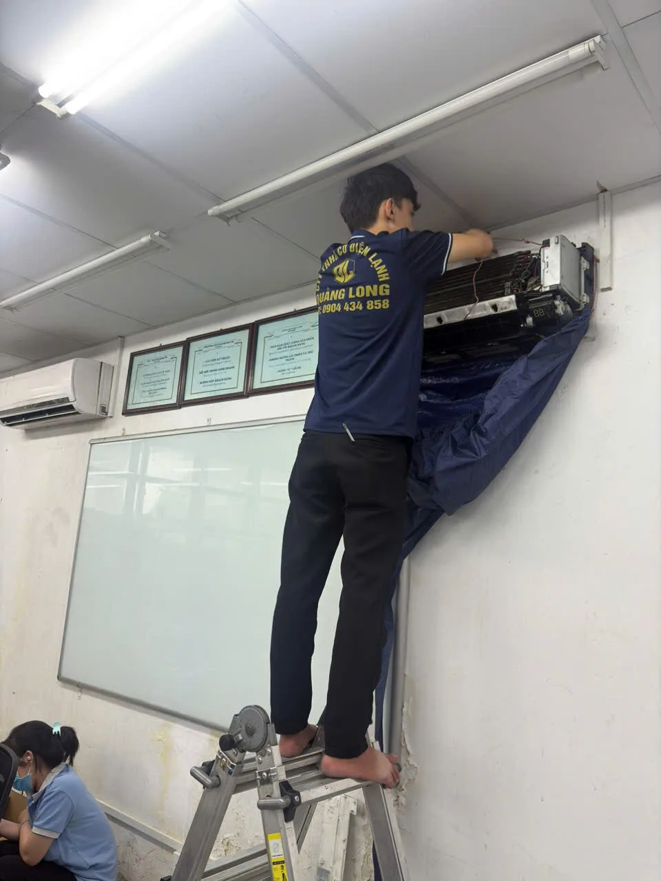 Vệ sinh dàn lạnh